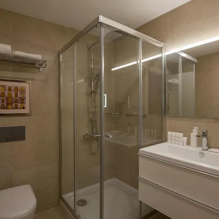 아파트 The Superior Living Batisehir *